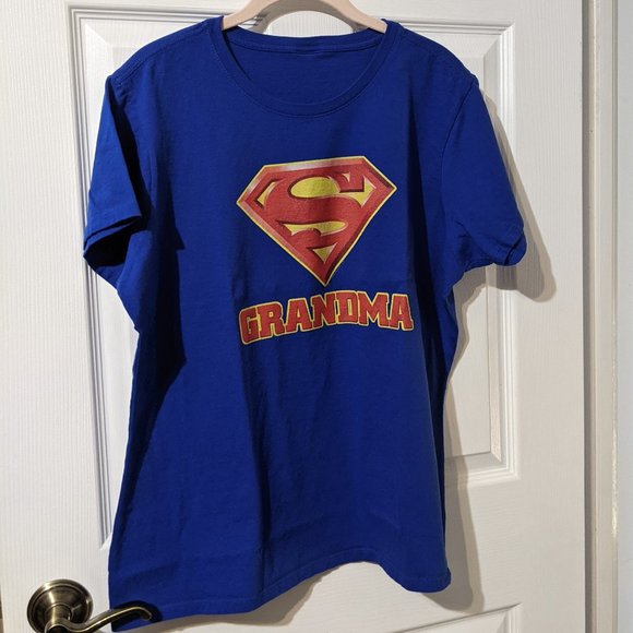 Superman Super Grandma T-Shirt - Picture 1 of 3